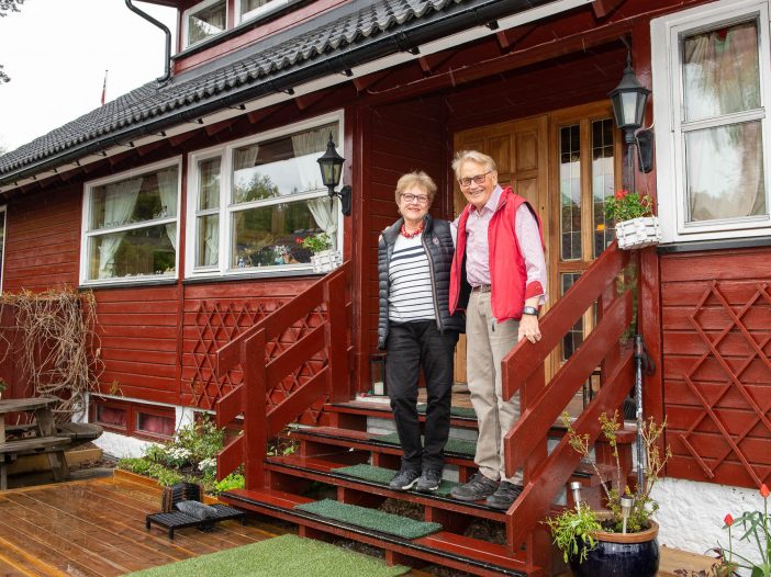 Dagmar og Axel Valen-Sendstad på trappen