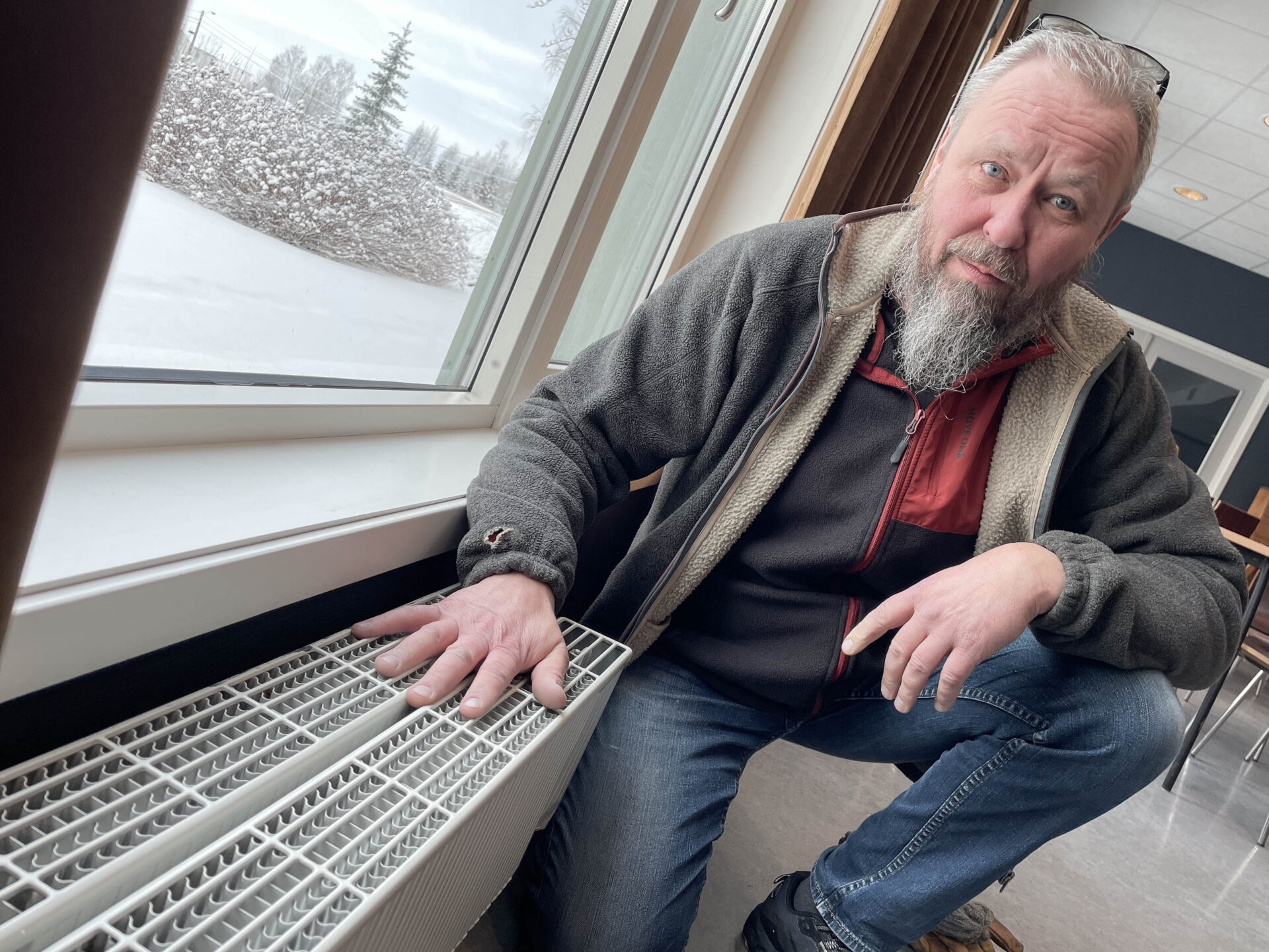 Torbjørn Helle ved radiator, Furukollen